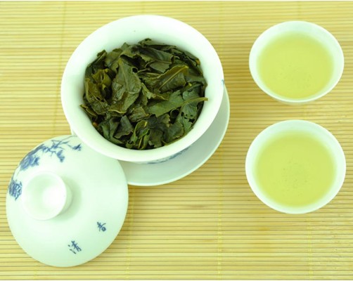 铁观音茶汤清澈